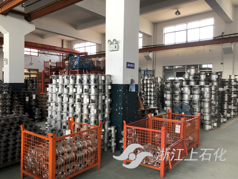 半（bàn）成品倉庫（5）